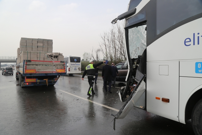 Sakarya'da zincirleme trafik kazası: 1 yaralı